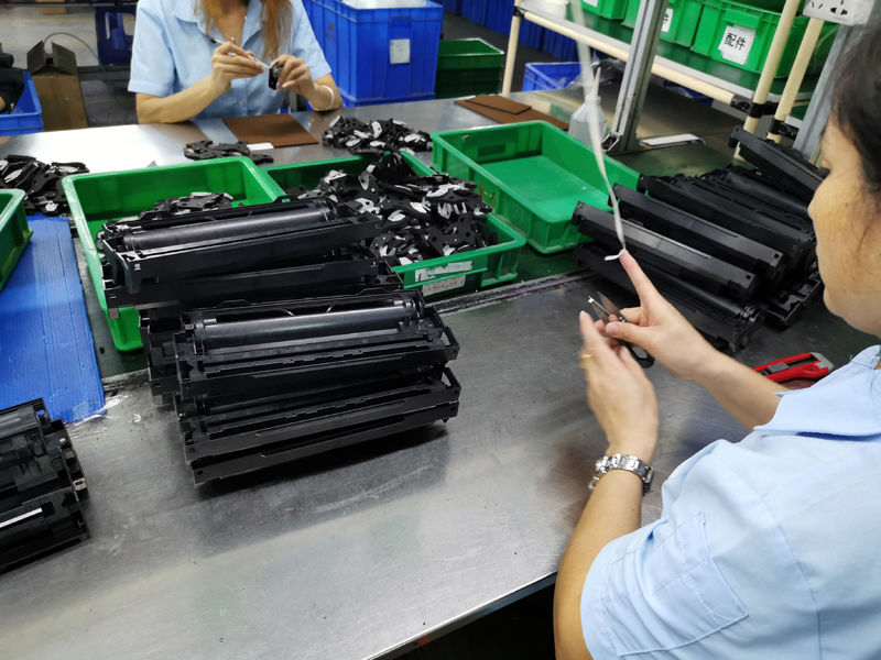 HongTai Office Accessories Ltd linea di produzione in fabbrica